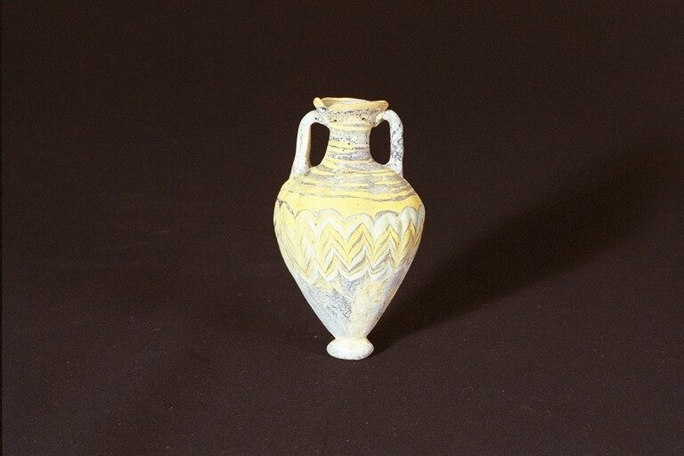 アンフォーラ型瓶